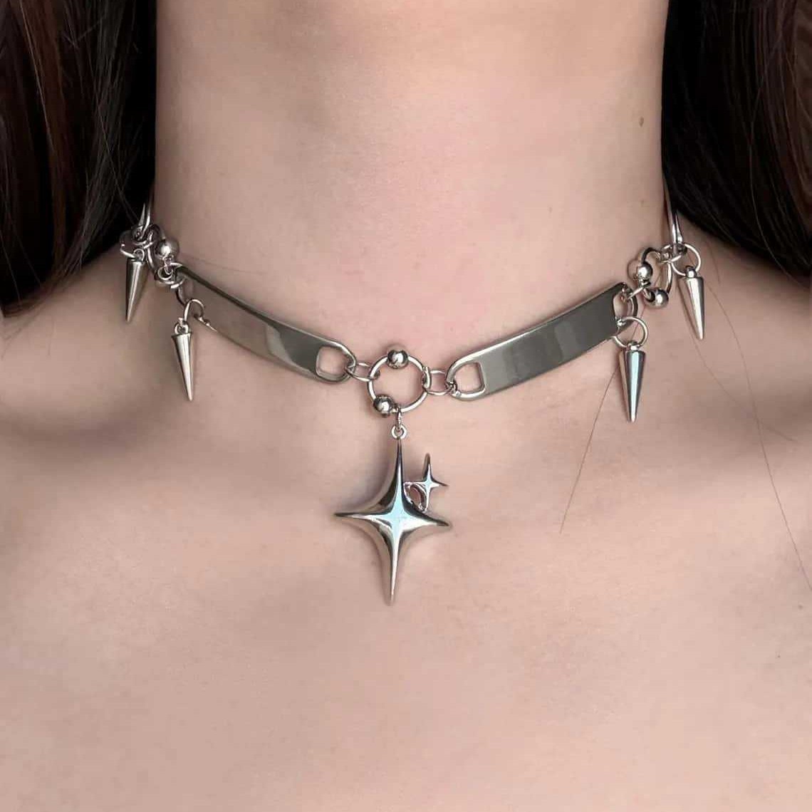 Vintage Fashion Necklace - パンクスターリベットチョーカー、ロックジュエリー、Y2kアクセサリー、ヒッピー、ゴス、デザインセンス、スパイク、クロススター、ノーズリングチャーム、女性用ネックレス