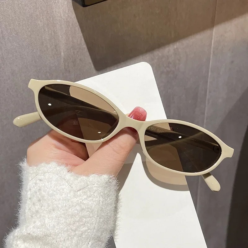 ニューレトロセクシーキャットアイサングラス男女兼用ヴィンテー - Vintage Fashion Trends のレビューと価格