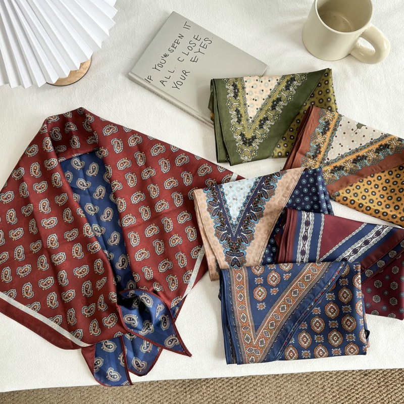 新しいスタイルのオールドマネースタイルペイズリー柄三角バンダ - Vintage Fashion Old Money のレビューと価格