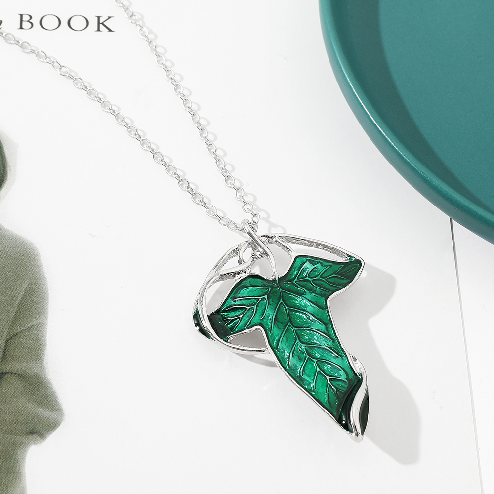 ヴィンテージグリーンリーフペンダントネックレス絶妙なエルフフ - Vintage Fashion Necklace のレビューと価格